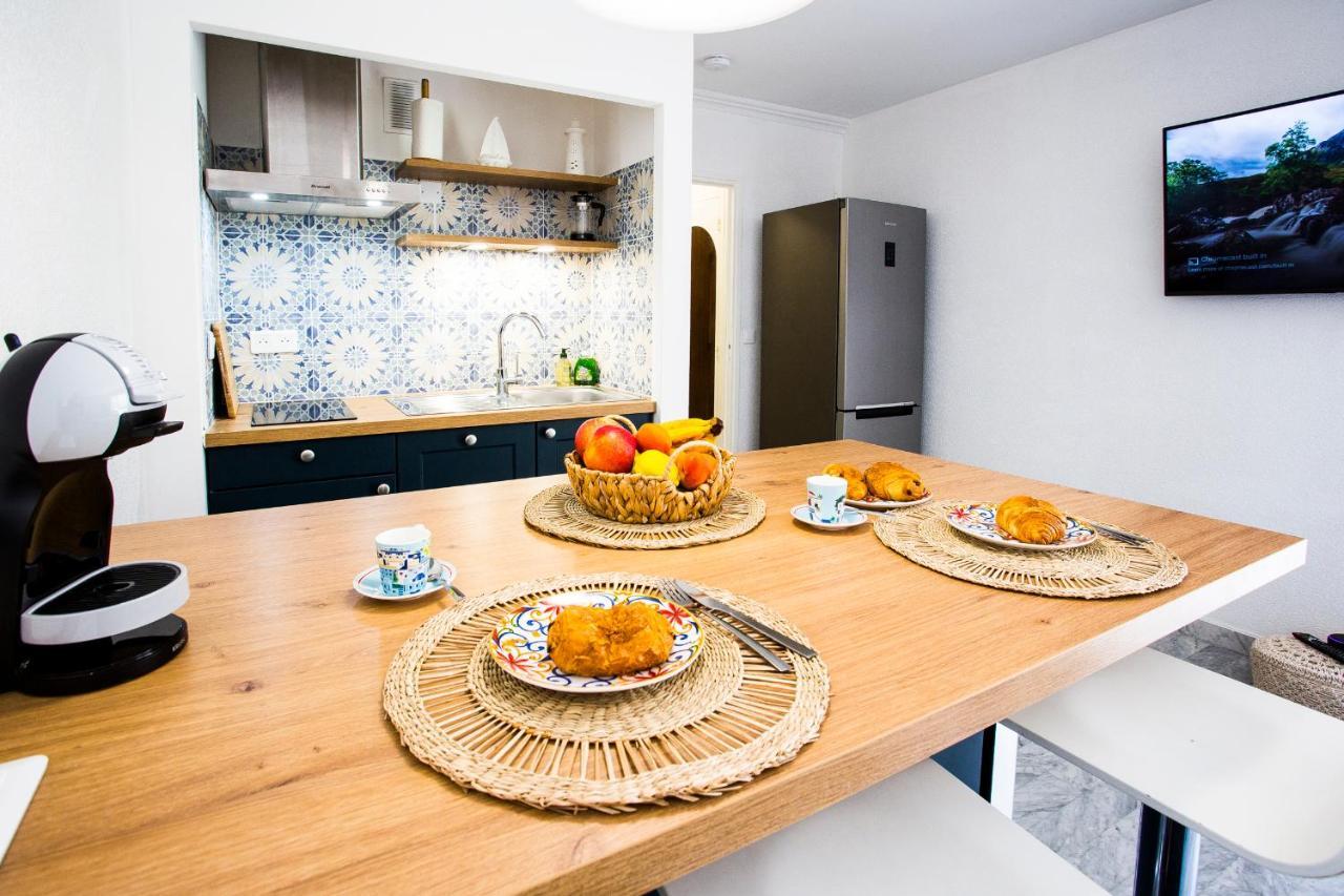 Romantic Sea View Studio, Steps Away From The Beach Antibes Exterior photo